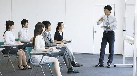 主题:《新员工入职培训的关键知识点》(上)